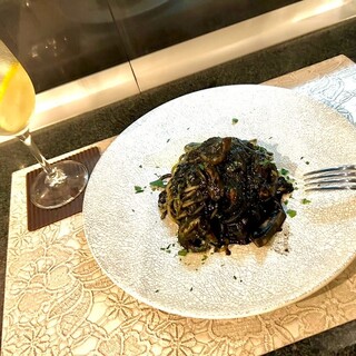 [Limited time offer] Squid ink pasta with Aichi Prefecture-produced squid