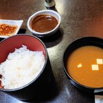 h Suzuya - 味噌ロースカツ定食の付け合せ
