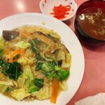 中華飯店 聖龍 - 五目あんかけチャーハン820円