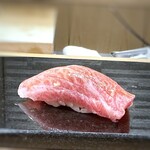 Sushi To Amakusadaiou Amane - 鮪（大畑）・・大トロと中トロの間くらいかしら。上品な脂を感じ美味しいこと。