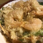 そばの神田東一屋 - えびに着目する。