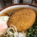 そばの神田東一屋 - コロッケに着目する。