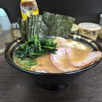 横濱家系ラーメン 勝鬨家 - 