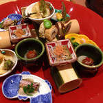 Nihon Ryouri Isegin - 前菜  二人分盛合せ  温かいものは温かく