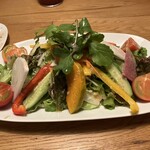 カスターニエ　軽井沢ローストチキン - 高原野菜のサラダ　L