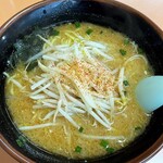 Michinoku Ramen - みそラーメン700円。具材は肉なしであっさりだけどスープは味噌の風味がしっかり。食べ飽きない美味しいラーメン。