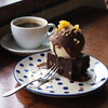 Loger cafe - くるみのチョコブラウニー（800円） ホットコーヒー（500円）