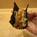 Ginza Umi - 蟹といくらの海苔巻き