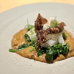 マンサルヴァ - ■烏賊・ほうれん草
      蛍烏賊、泥障烏賊、墨烏賊の烏賊祭り♪
      味わい豊かなのはもちろん、食感のリズムがいい♪
      ゲソ、めちゃめちゃ美味しい。