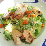 Hau Tree Lanai Restaurant - チキン入りシーザーサラダ
