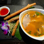 Noi Thai Cuisine - トムヤム　クラシック