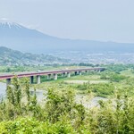富士川食堂 - 【店内内なら、富士山が見える】