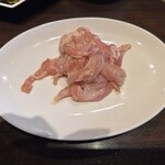 Yakiniku No Miyako - 【セセリ780円】CP3.6
      丁寧に処理してあるのが伺えます。さすが希少部位❗️
      焼いた後の弾力と肉の旨みは、筋肉の旨みですね。
      だだ、塩胡椒が少なくして、個人で少し調整する方が良いかなぁ。