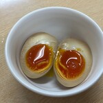 ぐうらーめん - ぐうの半熟味玉！