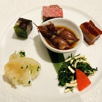 倶楽湾 - 前菜盛り合わせ  クラゲがブリンブリンでした( ˶ｰ̀֊ｰ́˶)✨