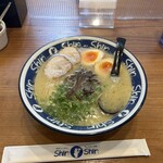 博多らーめん ShinShin 天神本店 - 