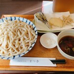 手打ちうどん まつ奈 - 鳥肉汁うどん(大)1,050円と野菜天ぷら3種450円
