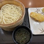 Marugame Seimen - 釜揚げうどん並とさつまいもの天ぷら