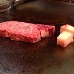 A3ロース肉のステーキ