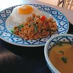 SIAM THAI RESTAURANT - ガパオガイごはん