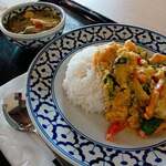 SIAM THAI RESTAURANT - ガイパッポンカレーラードカオセット