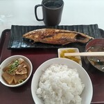 四日市ヒモノ食堂 - これで、750円は安い