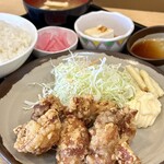 鮎沢パーキングエリア（上り） フードコート - 唐揚定食 特製タレ付き