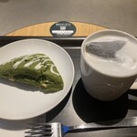 スターバックスコーヒー - 宇治抹茶ホワイトチョコスコーン（330円）とほうじ茶ラテ（ドールサイズ520円）