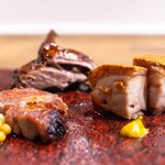 中華ダイニング 一途一心 - 2024.5 焼き物3種盛り（乳鳩の焼き物、脆皮焼肉、豚肩ロース叉焼の煮豆添え）