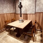 焼肉ホルモン酒場 大嵐 - テーブル席