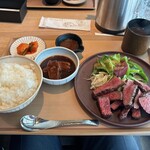 炭火焼肉 肉の匠 ひうち - 和牛”限定”赤身ステーキ＆ミニタンシチュー