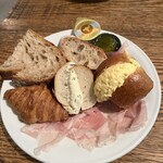 MORETHAN TAPAS LOUNGE - 