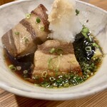 しんのすけ - 豚バラ肉の煮込みと揚げ茄子