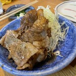 自由軒 - 豚丼1,000円をライスの代わりにキャベツ千切り