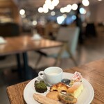 MORETHAN TAPAS LOUNGE - 