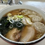 Dosanko - ワンタン麺￥800