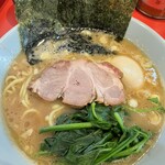 横浜家系ラーメン 黄金家 - ラーメン　味玉