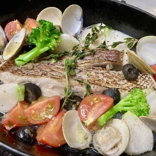 [Advance reservation required] Today's fresh fish aquapazza