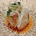 順 - 鱧を炙ってホースラディッシュとミツバを載せてなんかちょっと甘めの出汁がかかってた