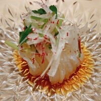 順 神戸店 - 鱧を炙ってホースラディッシュとミツバを載せてなんかちょっと甘めの出汁がかかってた