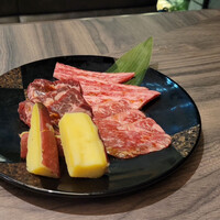 近江うし焼肉 にくTATSU 日本橋室町店 - 