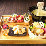 【치즈 퐁듀 어선】오쿠탄바 도리의 소금 그릴과 찐 야채