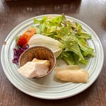 バルバルキッチンアメリ - いつも美味しいランチサラダ
      冷奴が食満豆腐に戻った！あらためてこの豆腐は美味しいと思う。