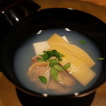 六雁 - 煮物椀 蛤と筍のお椀 胡麻豆腐 木の芽