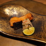 六雁 - 焼物 函館からの桜鱒 山葵菜おろし すだち