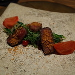 六雁 - 肉料理 石垣牛の牛カツ バルサミコの香りとパン粉 朝摘み野菜のおひたし ハーブ