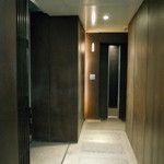 六雁 - 奥が専用エレベータ