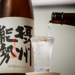 日本酒を約15種類取り揃え◎どれも一合880円でご提供！
