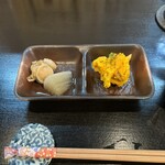 おいしい酒と料理 なかよし - 突き出し　帆立と大根の煮物とかぼちゃサラダ