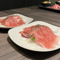 近江うし焼肉 にくTATSU 日本橋室町店 - 